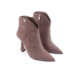 Botins*DIFFERENT Botim