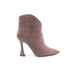 Botins*DIFFERENT Botim