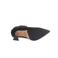 Botins*DIFFERENT Botim